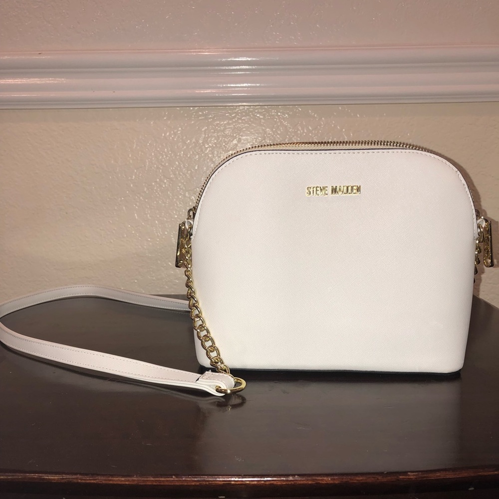 White Steve Madden crossbody bag